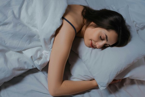 Améliorez votre sommeil avec l'oreiller ergonomique cervical